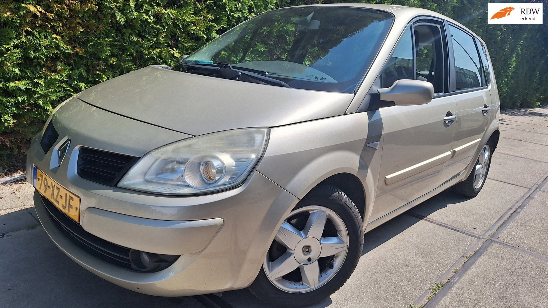 Renault Scénic 1.6-16V Business Line, Gebruikt, 1295 kg, 4 cilinders, Beige