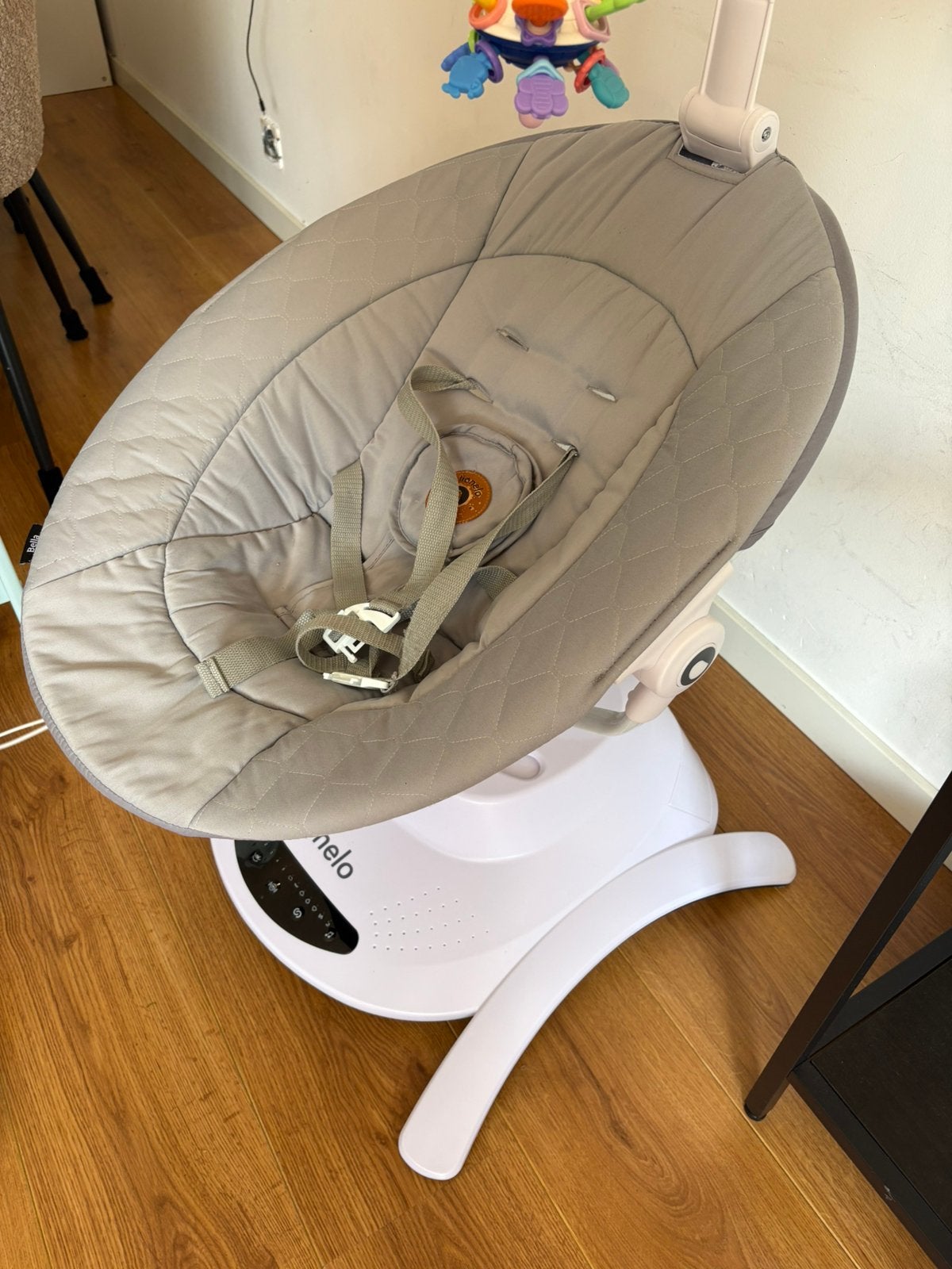 Lionelo elektrische babywipstoel met speelboog, Ophalen, Zo goed als nieuw