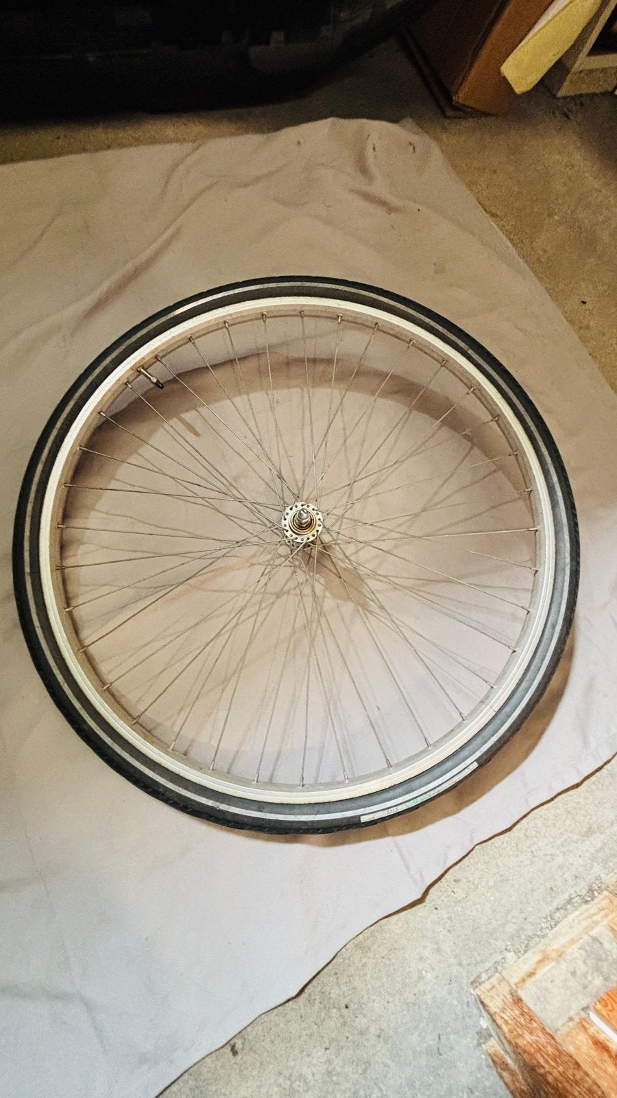 Prima staat en compleet voorwiel 28 inch, Fietsen en Brommers, Ophalen, Zo goed als nieuw, Aluminium