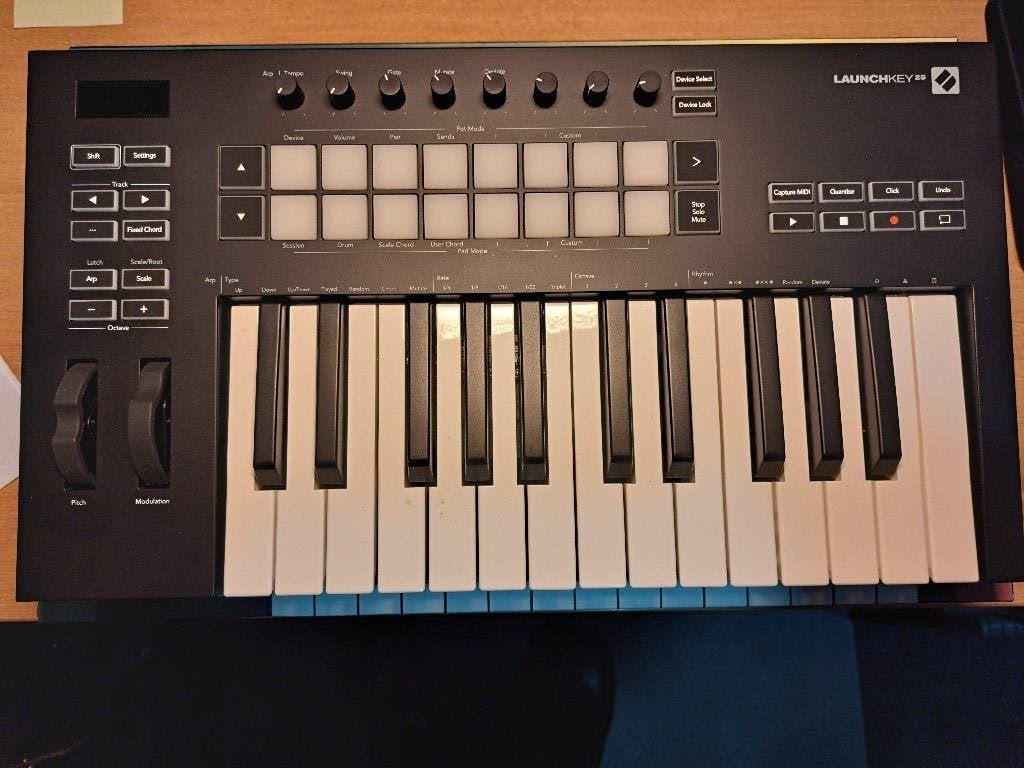 Novation Launchkey 25 MK3 (Oldenzaal), Overige merken, Midi-aansluiting, Zo goed als nieuw, Overige aantallen