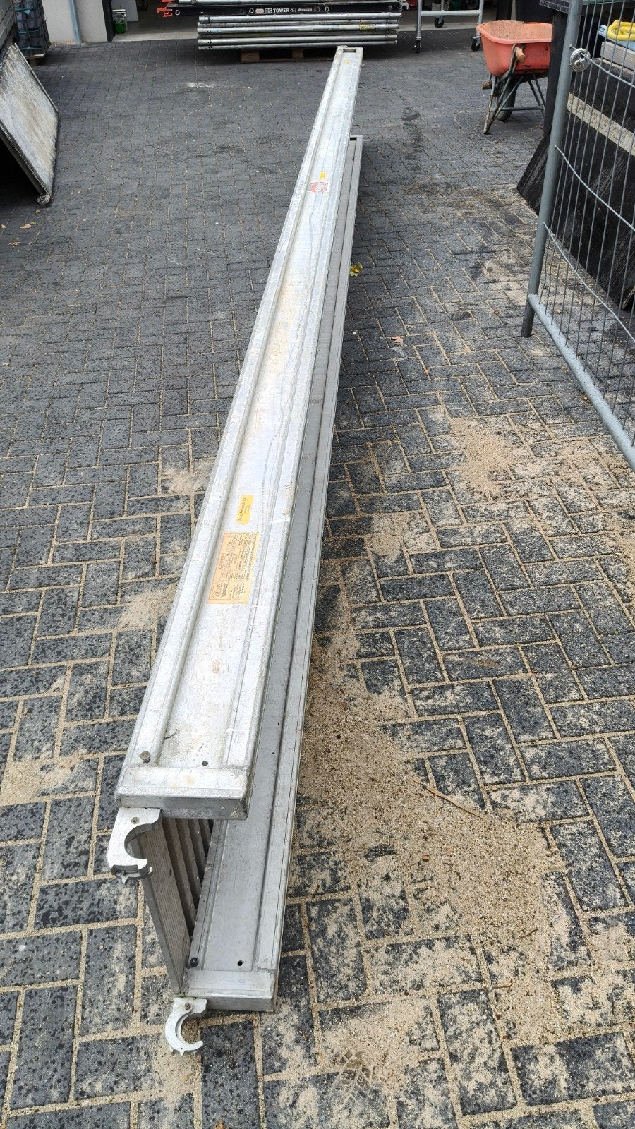 Altrex loopbrug 6 meter met 3 leuningstaanders ook 4 meters, Ophalen, Overige typen, 5 meter of hoger
