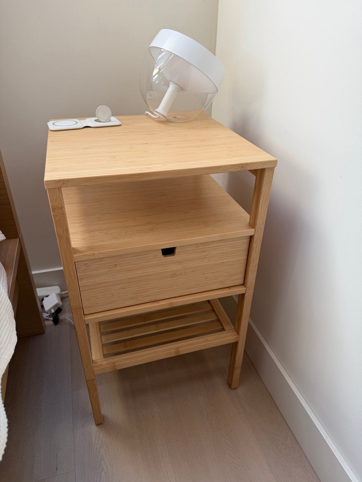 IKEA NORDKISA Nachtkastje table bedside, bamboe, 40x40 cm, Huis en Inrichting, Ophalen, Minder dan 45 cm, 55 tot 70 cm, Zo goed als nieuw