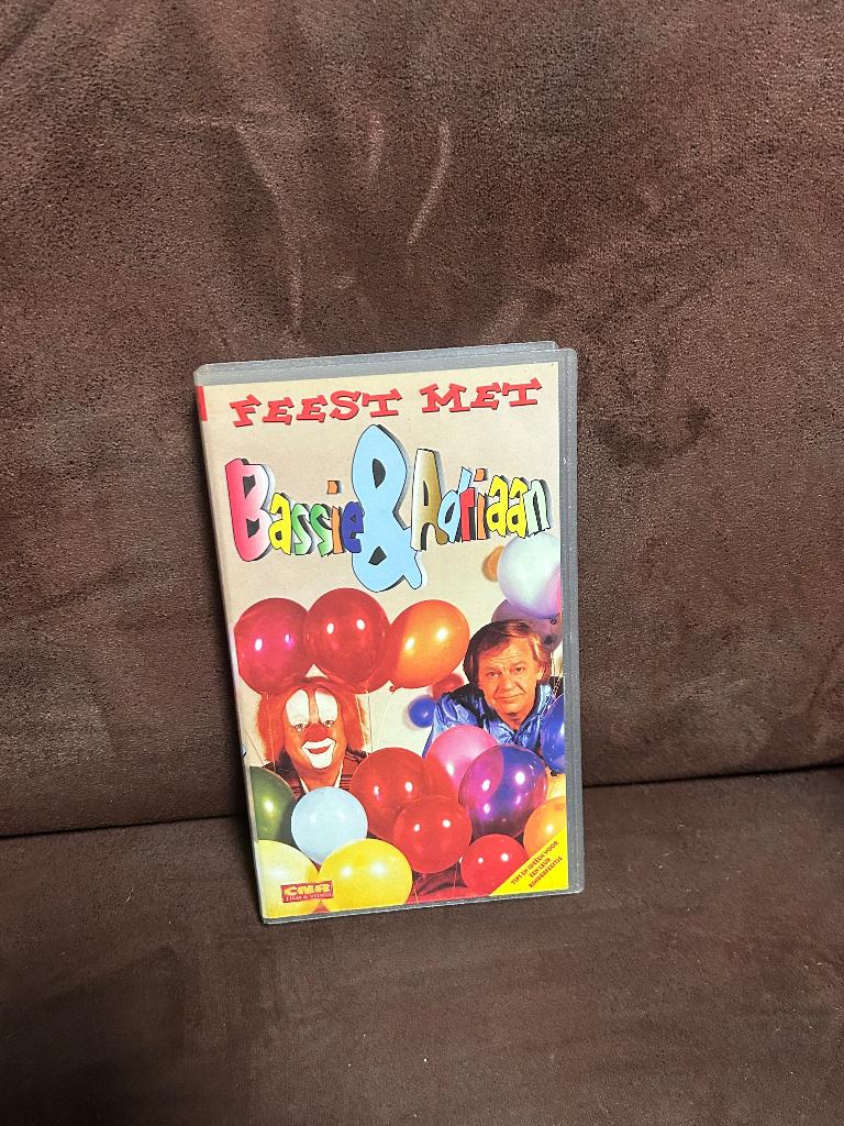 Bassie & Adriaan - Feest met B&A (VHS, 1994), Cd's en Dvd's, VHS | Kinderen en Jeugd, Alle leeftijden, Kinderprogramma's en -films