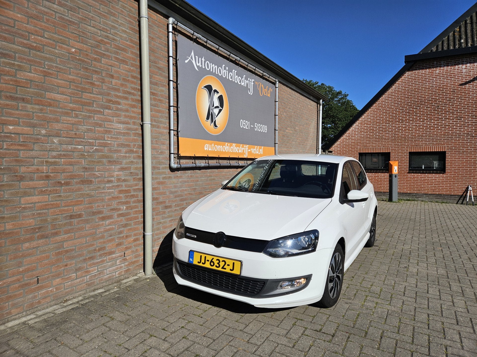 Volkswagen Polo 1.0 BlueMotion Edition (bj 2016), Voorwielaandrijving, Start-stop-systeem, Stof, Wit