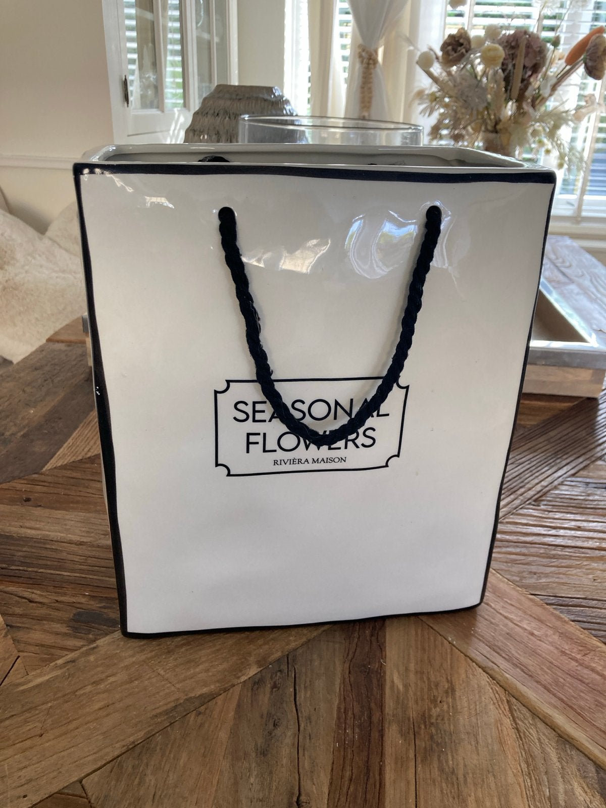 Prachtige RM bloemen vaas - Riviera Maison, Ophalen, Met patroon/structuur, Wit, Zo goed als nieuw