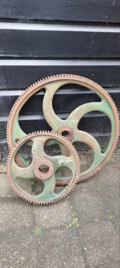 Decoratie tandwielen, Ophalen