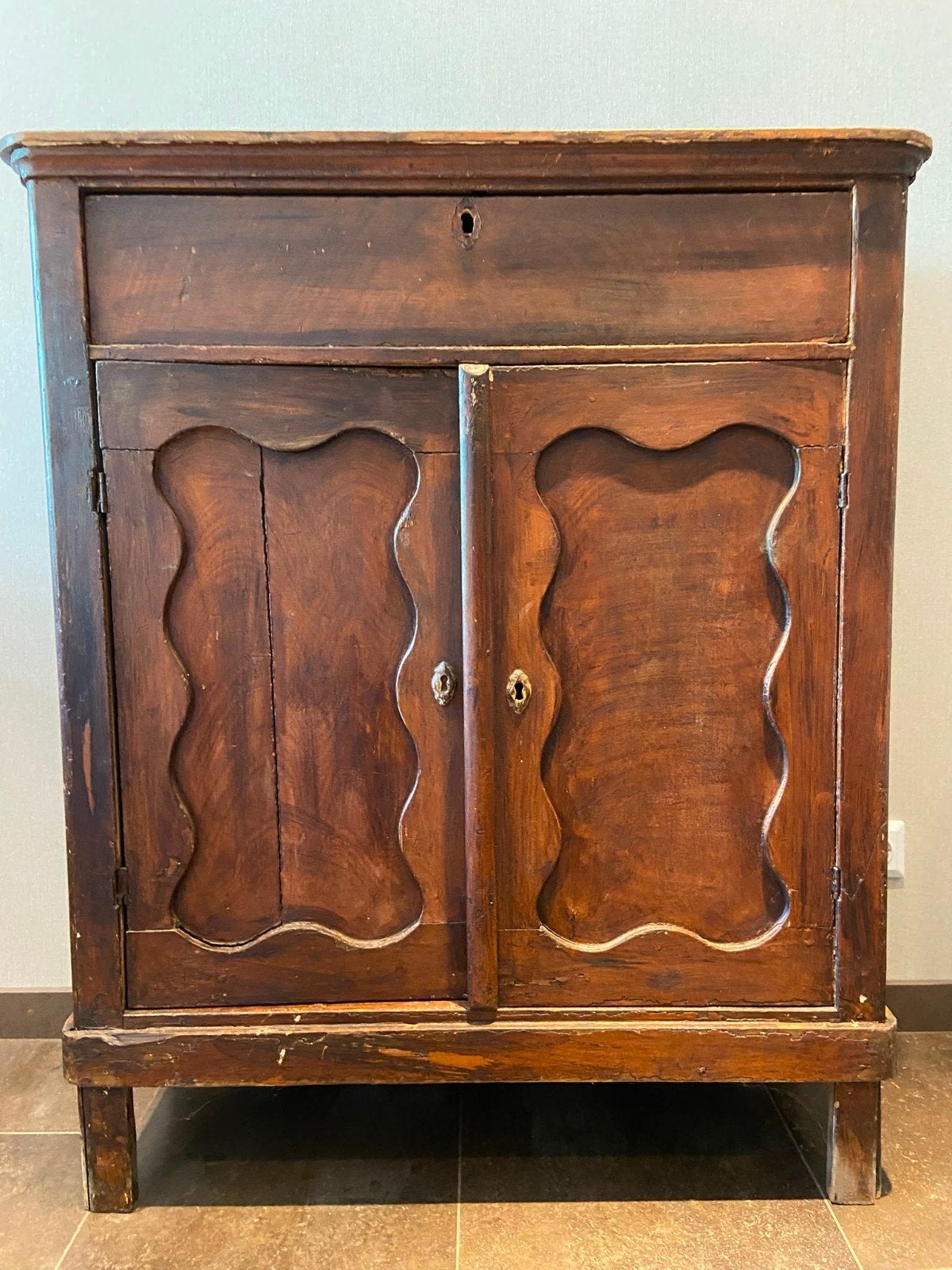 antiek doorleefde oud kastje, Ophalen