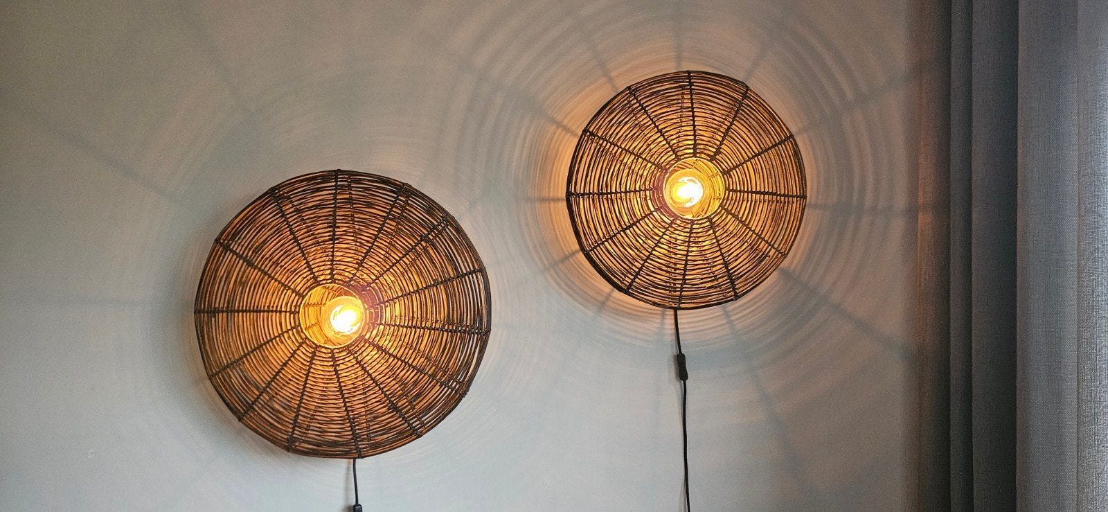 Wandlampen zwart rotan, Huis en Inrichting, Zwart, Natuurlijk materiaal, Ophalen of Verzenden, Zo goed als nieuw