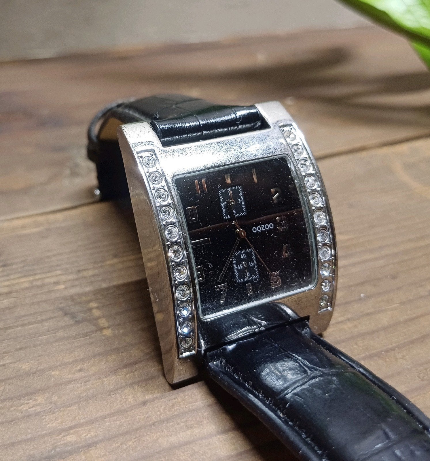 TWEE OOZOO STOER OVERSIZED VIERKANT HORLOGE  MET STRASS, Sieraden, Tassen en Uiterlijk, Overige merken, Leer, Staal, Polshorloge