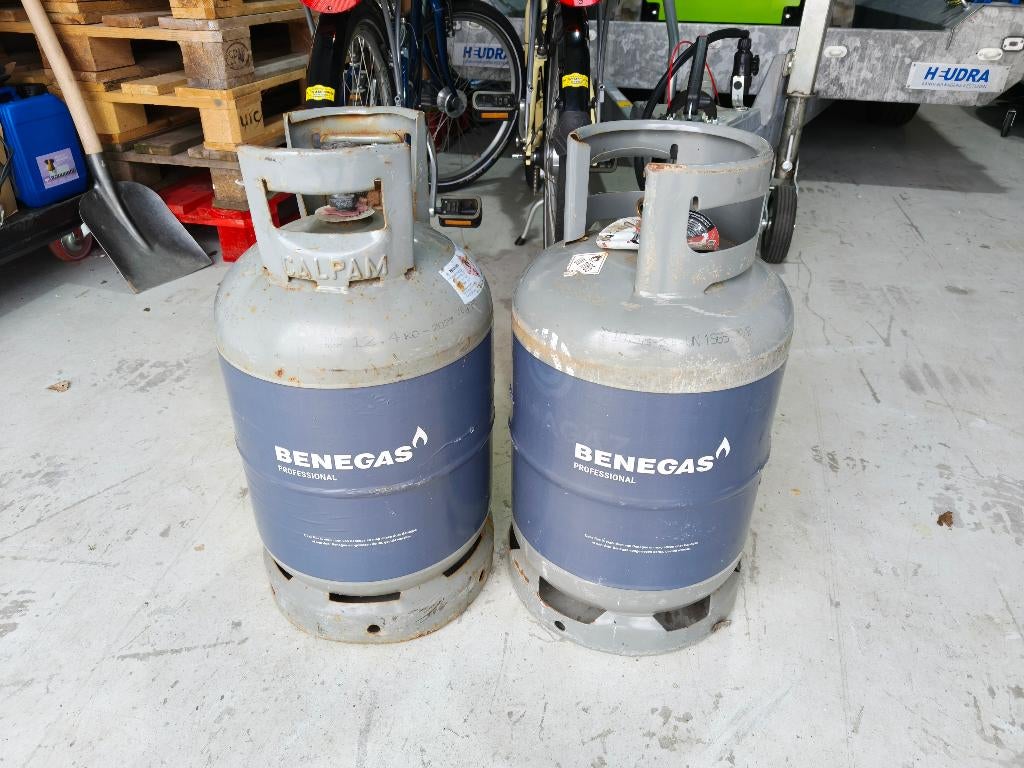 2 x Benegas stalen gasfles met 1 x 10kg en 1 x 9kg vulling, Ophalen, Zo goed als nieuw