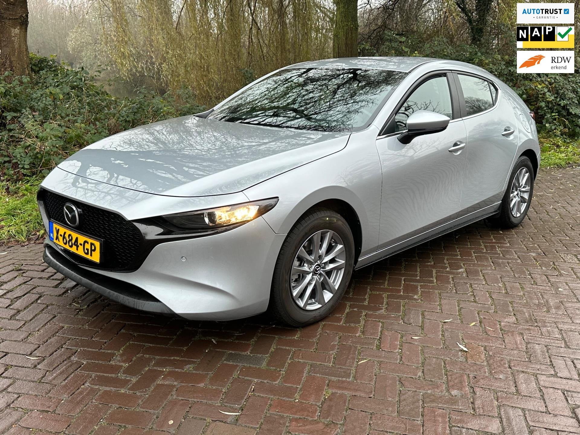 Mazda 3 2.0 e-SkyActiv-G 122 Comfort hybridAutomaat,3200 Km,, Auto's, Mazda, Gebruikt, 4 cilinders, 122 pk, 19 km/l