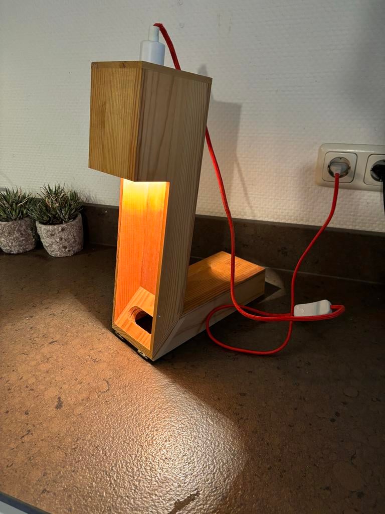 Unieke Wijnkist Lamp - Handgemaakt Hout met Sfeervol Licht, Ophalen of Verzenden, Gebruikt, Hout, Minder dan 50 cm