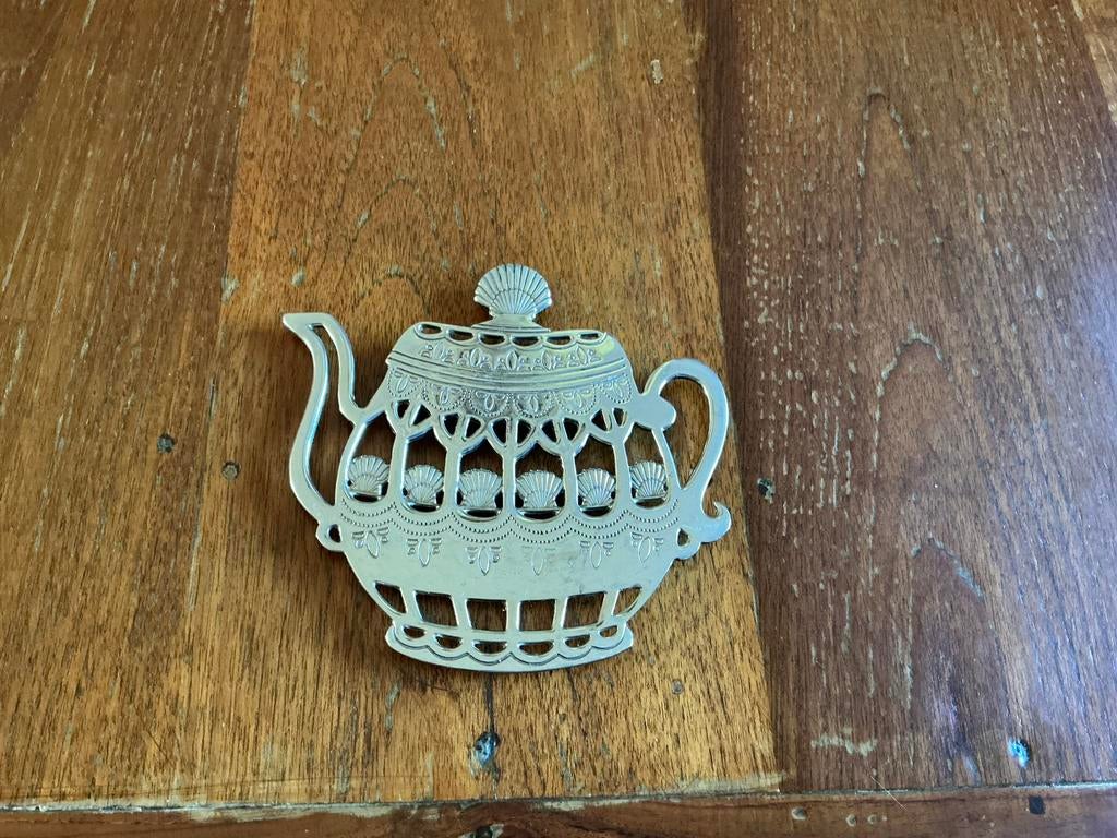 ONDERZETTER IN DE VORM VAN EEN THEEPOT, Ophalen of Verzenden, Gebruikt