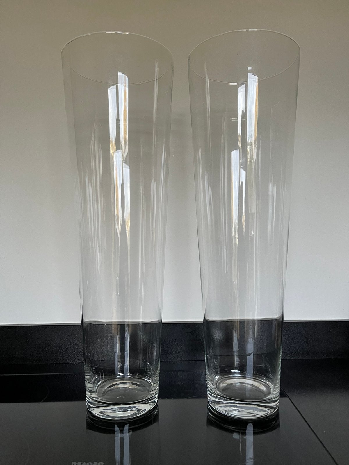 2 hoge glazen vazen conisch model, Ophalen, Zo goed als nieuw, Transparant, Glas