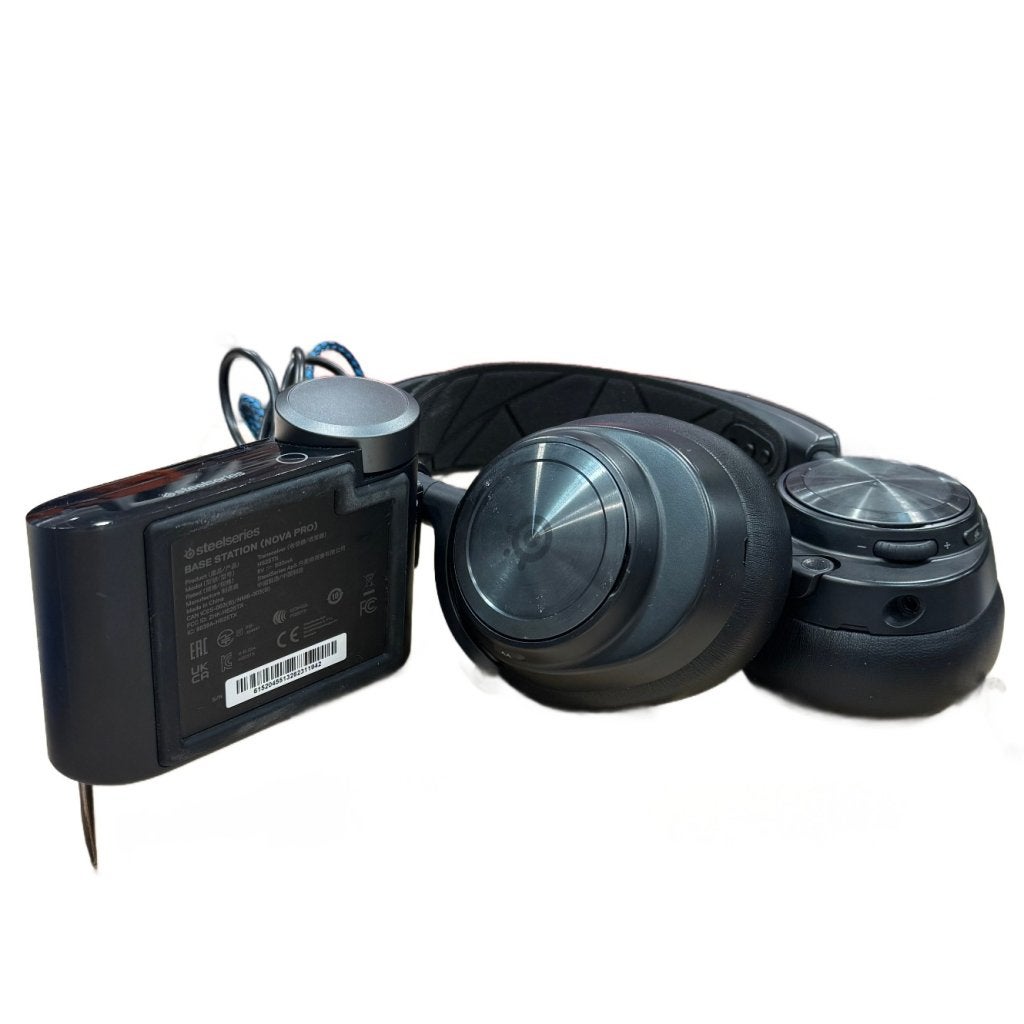 Steelseries arctis pro series, Steelseries, Zo goed als nieuw, Support@steelseries.com, 1150 18th St NW, Suite 106
Auburn, WA 98001
USA