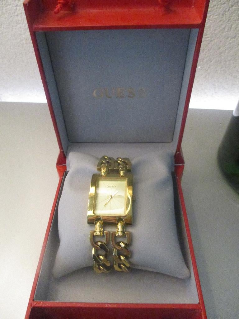 Guess dames horloge  in nieuwstaat met doosje, Guess, Polshorloge, Ophalen of Verzenden, Zo goed als nieuw