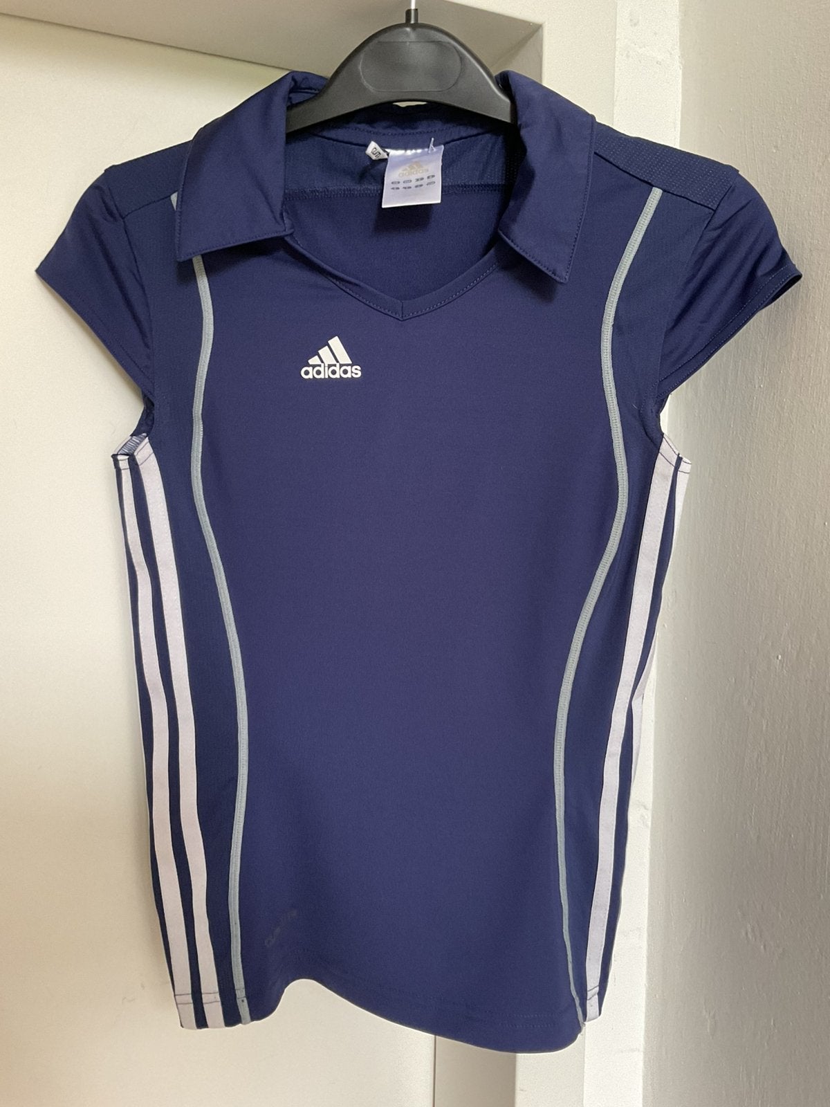 Top ADIDAS XS, Ophalen of Verzenden, Zo goed als nieuw, Maat 34 (XS) of kleiner, Zonder mouw