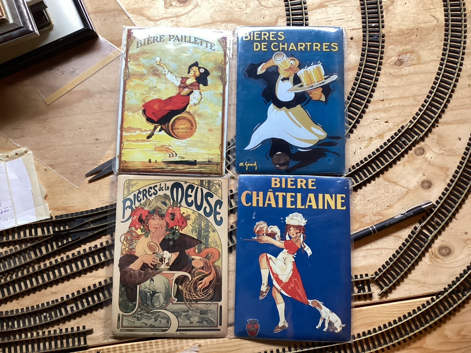 Set4 vintage bier reclameborden / blikken borden Frankrijk, Ophalen of Verzenden, Gebruikt, Reclamebord