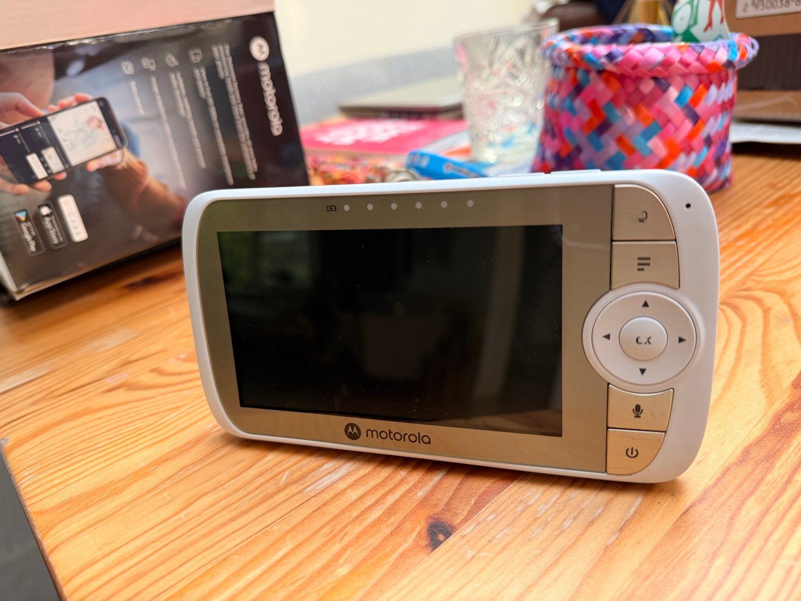 Motorola 5.0" Full HD Wi-Fi Video Babyfoon met Crib Mount (V, Ophalen of Verzenden, Zo goed als nieuw, 250 meter of meer, Camera