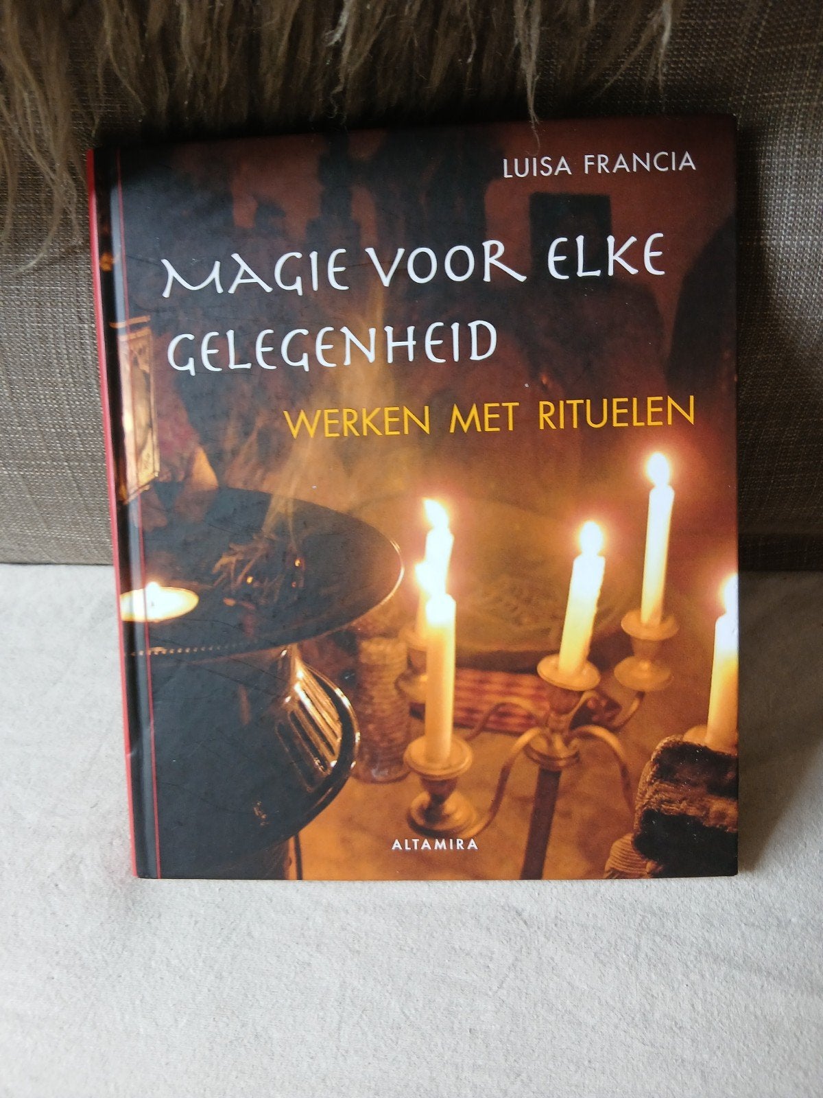 Magie voor elke gelegenheid - Werken met rituelen, Spiritualiteit algemeen, Ophalen of Verzenden, Zo goed als nieuw, Instructieboek