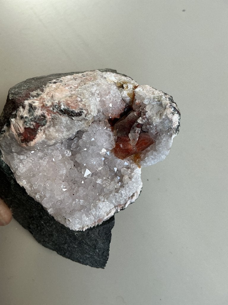 Kwarts en calciet op matrix, Ophalen of Verzenden, Mineraal