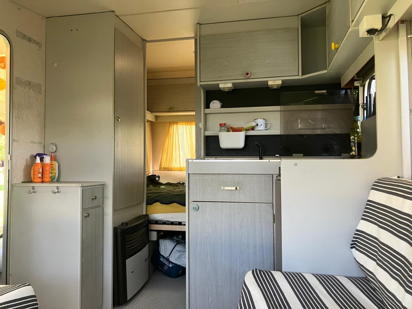 1990 Beyerland Sprinter caravan + luifel op Boomgaard Bunnik, Vast bed, Rondzit, 750 - 1000 kg, Particulier