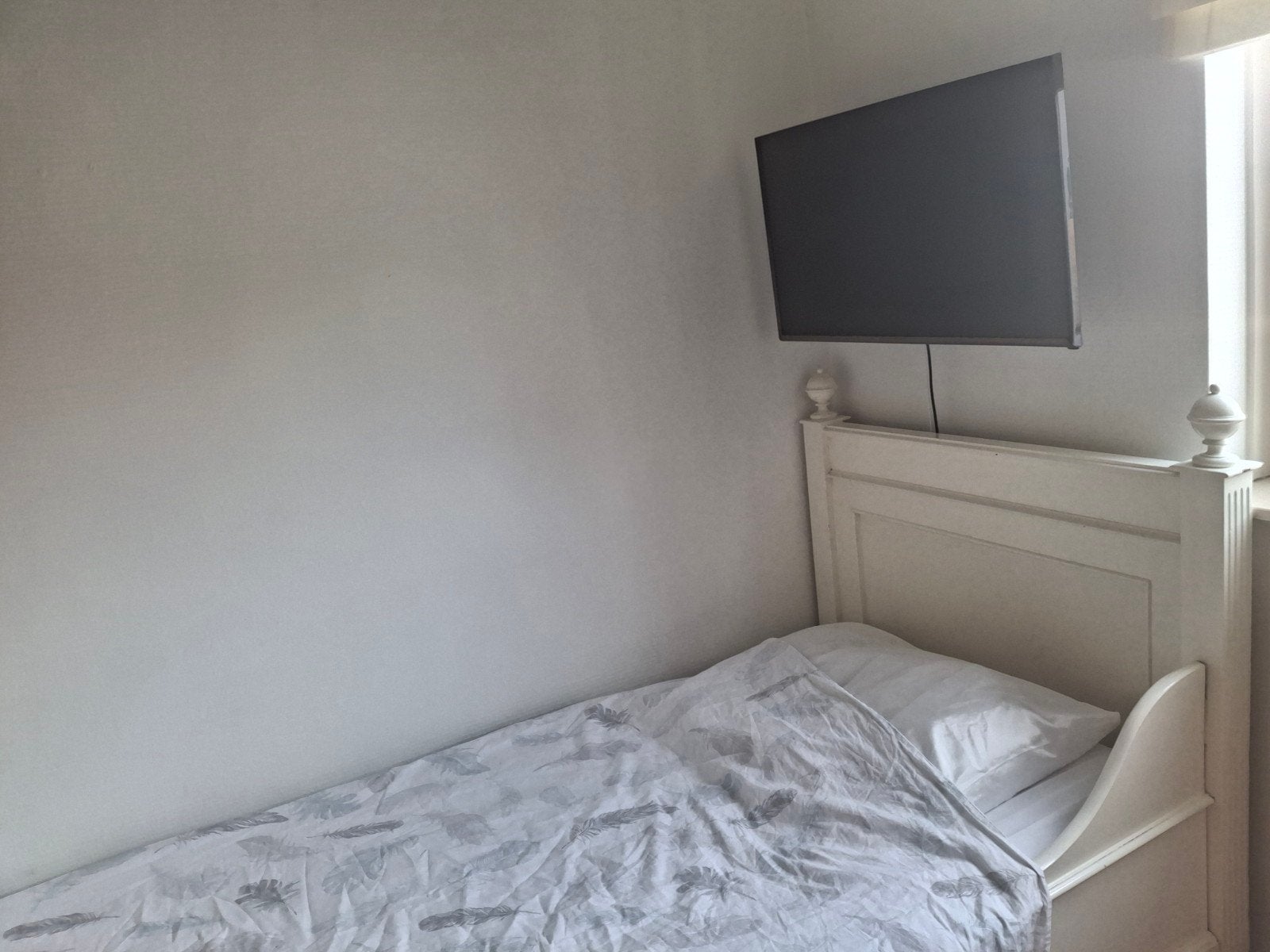 Eenpersoonsbed wit met hoofdbord, Gebruikt, 90 cm, Eenpersoons, Hout