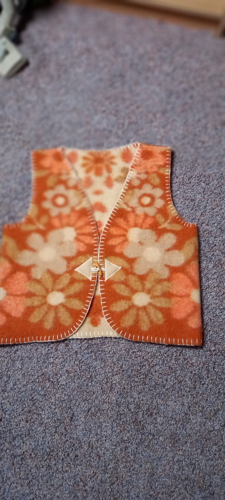 Handgemaakte bodywarmer van wollen AaBe deken, maat L, Maat 42/44 (L), Nieuw, Oranje, Ophalen of Verzenden