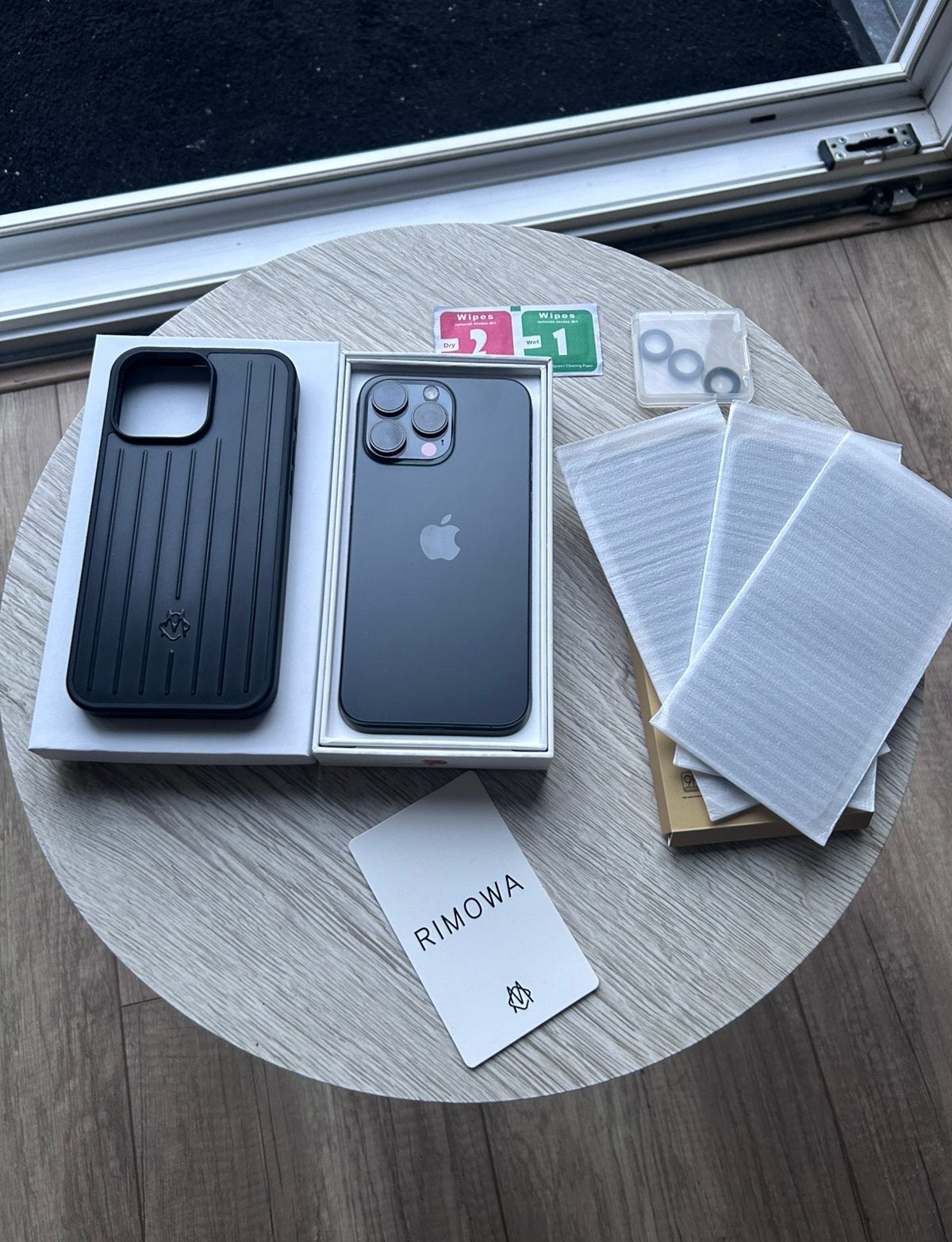 iPhone 15 Pro Max 256GB Zwart + RIMOWA Hoes & Extra’s, Telecommunicatie, Mobiele telefoons | Apple iPhone, 256 GB, 86 %, Zwart