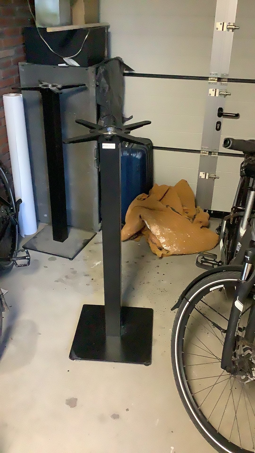 2 x onderstel voor sta tafel, Ophalen, Zo goed als nieuw