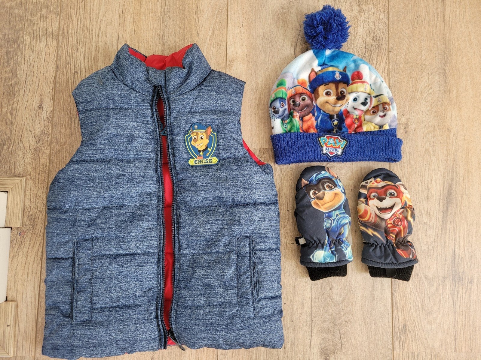 Paw Patrol bodywarmer, muts en wanten maat 110-116, Kinderen en Baby's, Gebruikt, C&A, Jongen of Meisje, Ophalen of Verzenden