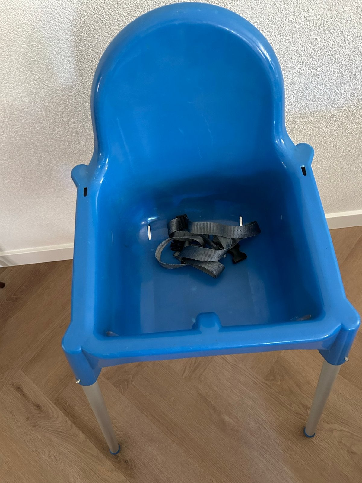 IKEA kinderstoel met tuigje, zeer goede staat, Ophalen, Zo goed als nieuw, Overige typen, Gordel(s)