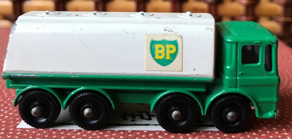 Matchbox series no 32 Leyland Petrol Tanker by Lesney, Ophalen of Verzenden, Gebruikt, Bus of Vrachtwagen, Lesney