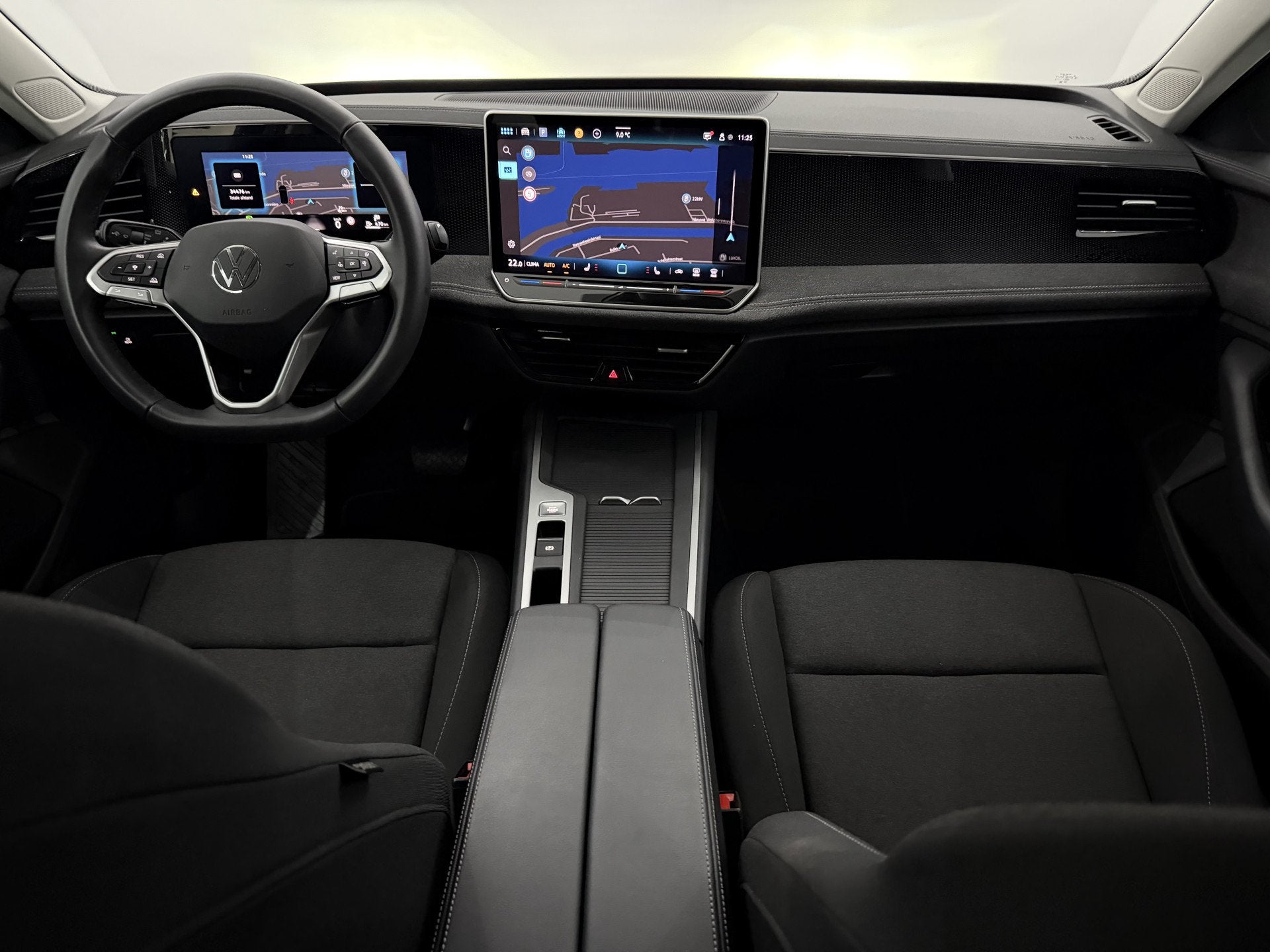Volkswagen Passat Variant 1.5 Hybrid Business Camera, Navi,, Stof, 4 cilinders, 150 pk, Zwart