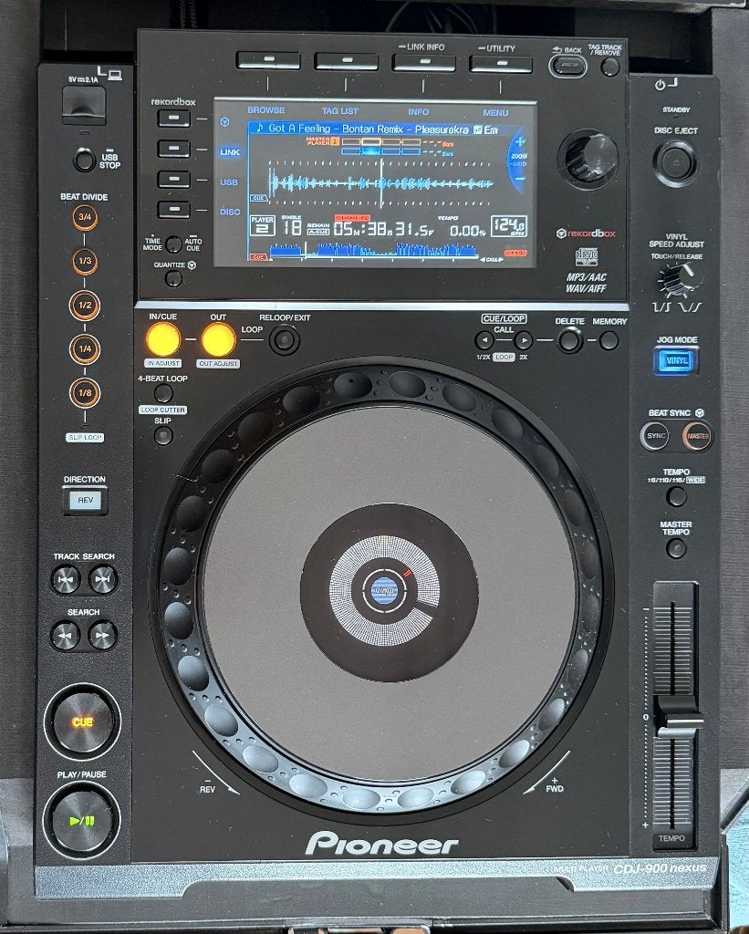 Foto 5 van Pioneer DJ set: 2x CDJ-900 Nexus + DJM-900 Nexus + Zomo case