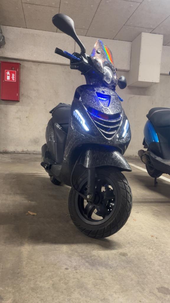 Zip 80cc, Fietsen en Brommers, Scooters | Piaggio, Ophalen, Gebruikt, Zip, Benzine