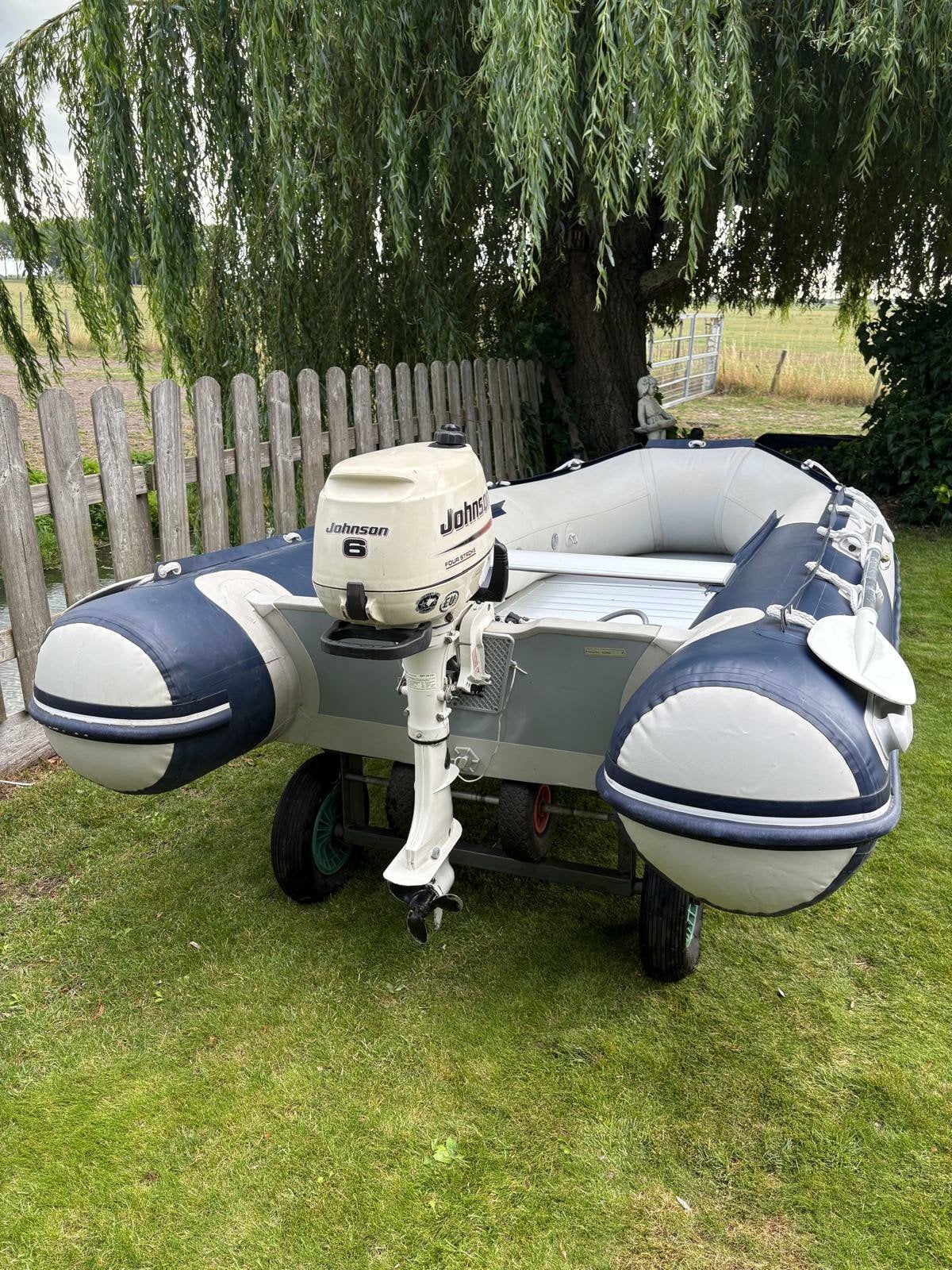 rubberboot 3.30 met johnson 6pk -4takt en trailer, Ophalen, Peddels, Aluminium