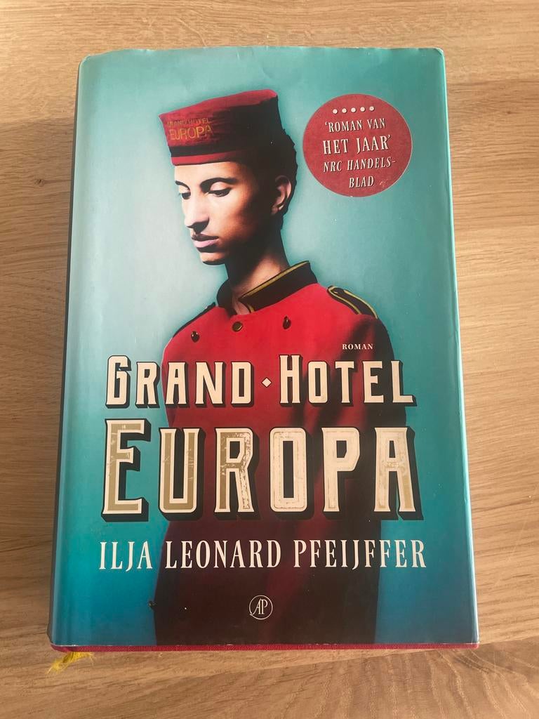 Grand Hotel Europa - Ilja Leonard Pfeijffer (Roman), Ophalen of Verzenden, Zo goed als nieuw, Nederland