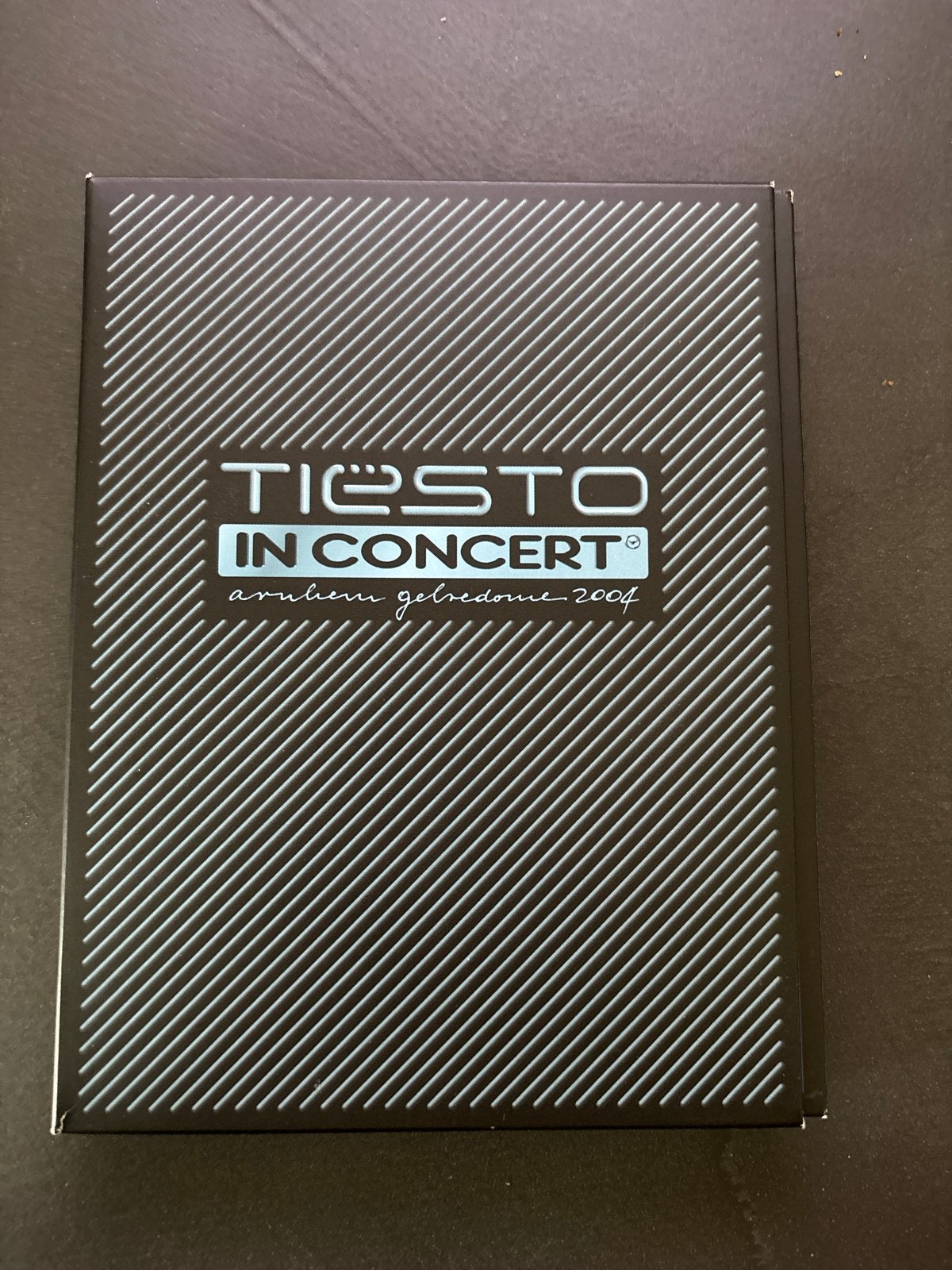 Tiësto In Concert - Arnhem Gelredome 2004 (2 DVD's), Alle leeftijden, Engels, Ophalen of Verzenden, Zo goed als nieuw