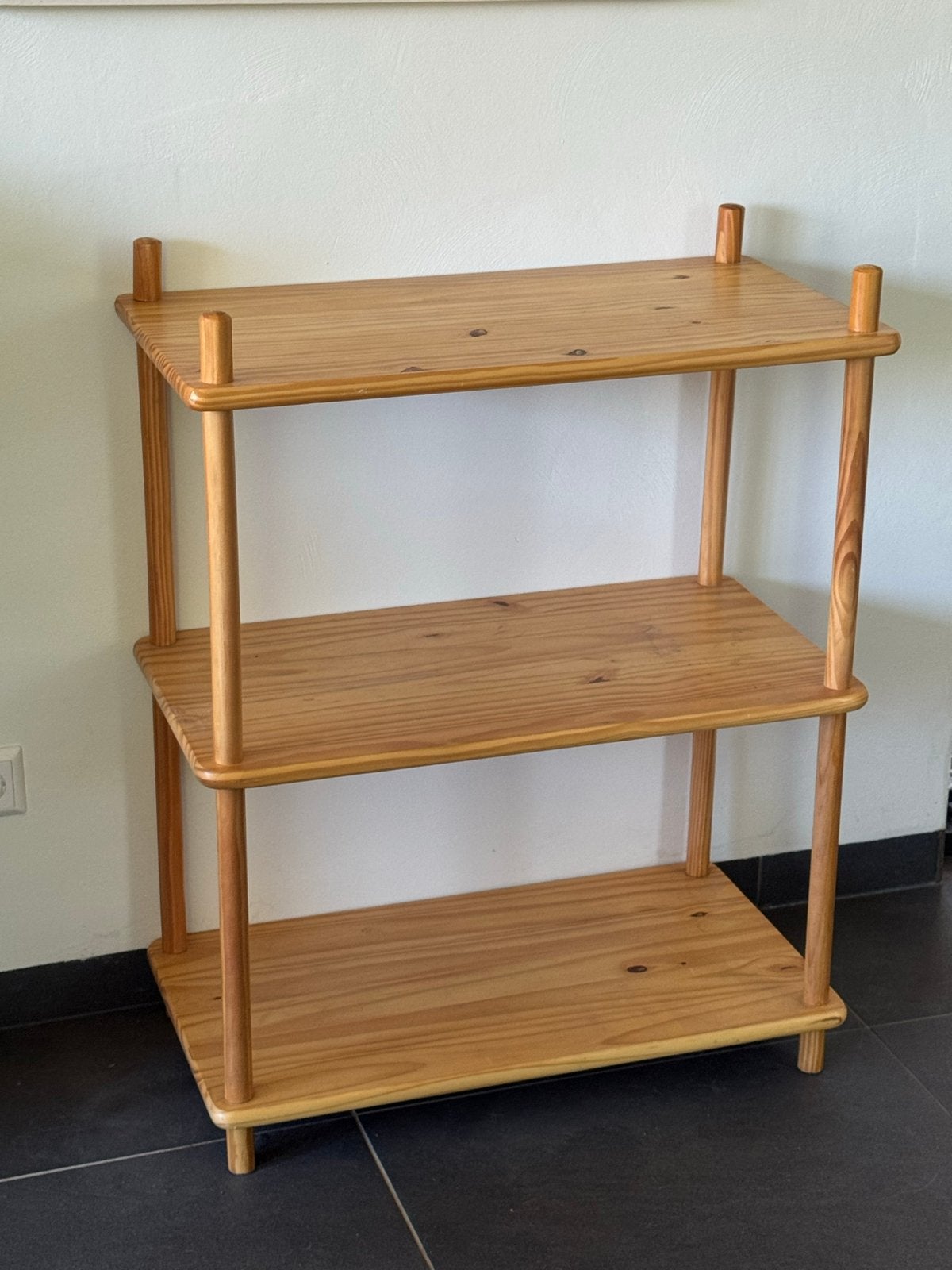 Vintage grenenhouten stokkenkast in stijl van Willem Lutjens, Huis en Inrichting, Kasten | Boekenkasten, Gebruikt, 50 tot 100 cm