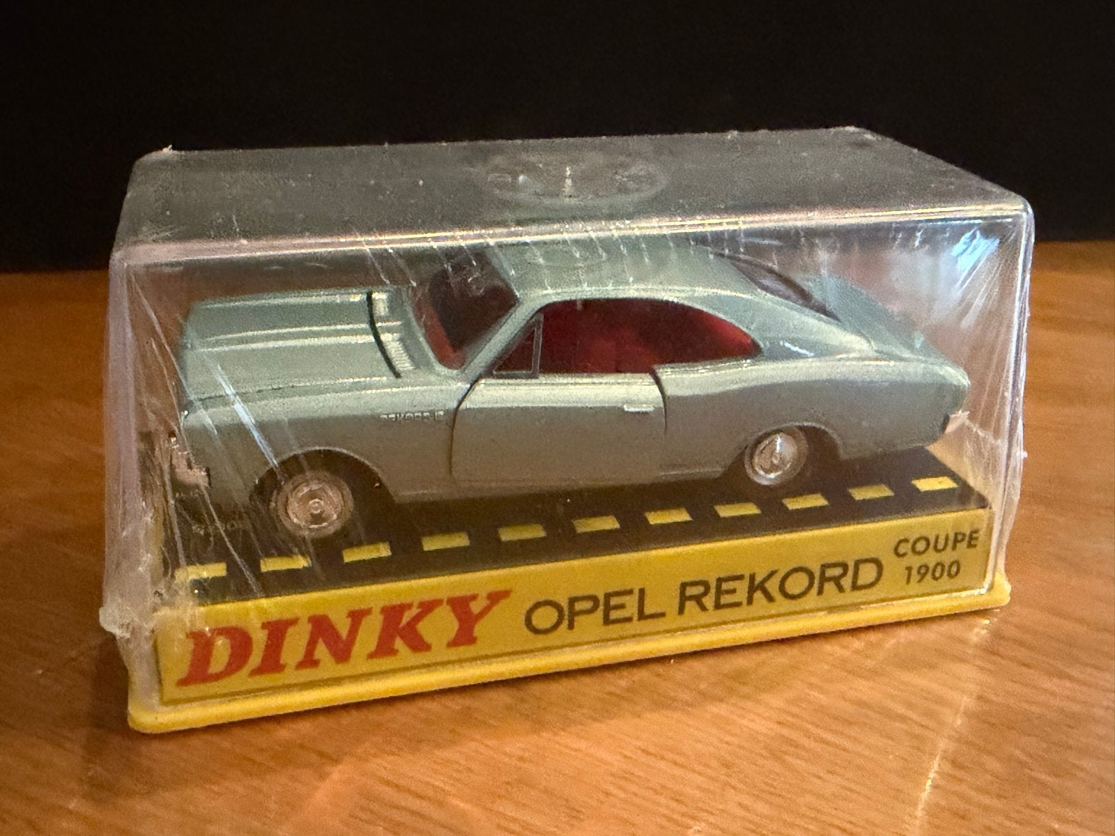 Dinky Toys Opel Rekord Coupe 1900 - Nieuw in verpakking, Ophalen of Verzenden, Nieuw, Auto, Overige merken