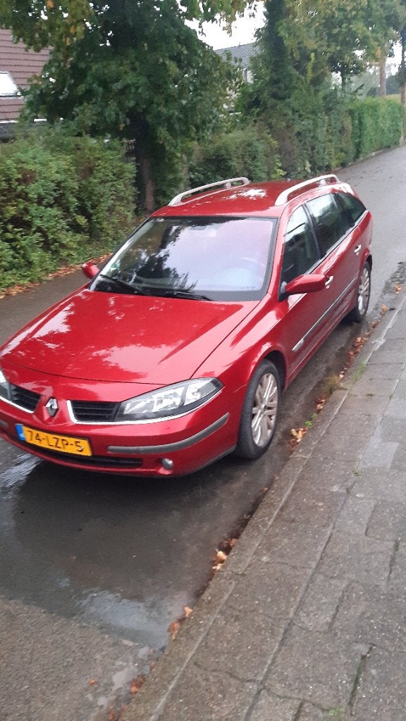 Renault Laguna 2005 Rood 173.000 km!!!, Auto's, Automaat, 1325 kg, Stationwagon, 1300 kg