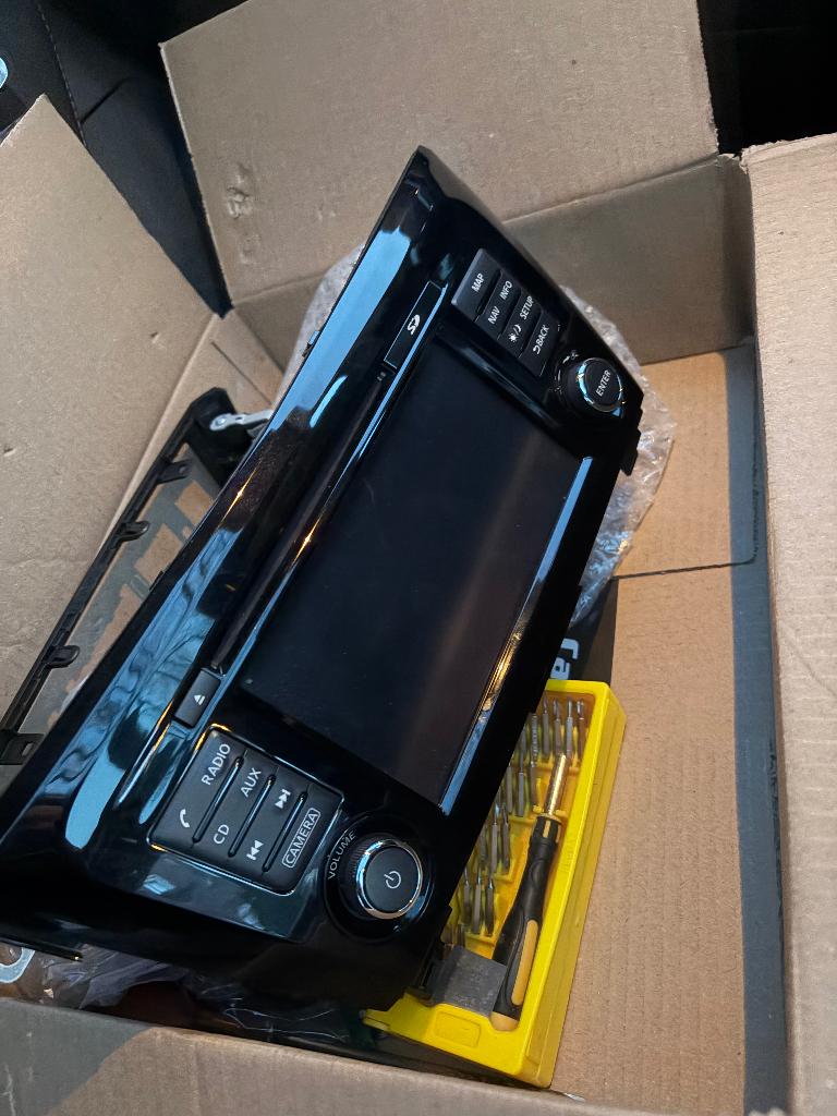 Nissa Qashqai radio navigation unit, Auto diversen, Ophalen of Verzenden, Zo goed als nieuw