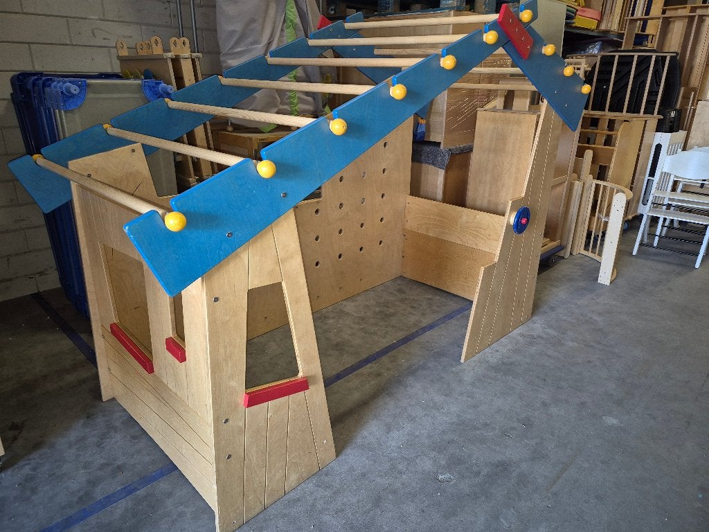 Groot Haba speelhuis voor binnen 165cm hoog, 110 x 250cm, Ophalen of Verzenden, Zo goed als nieuw, Hout