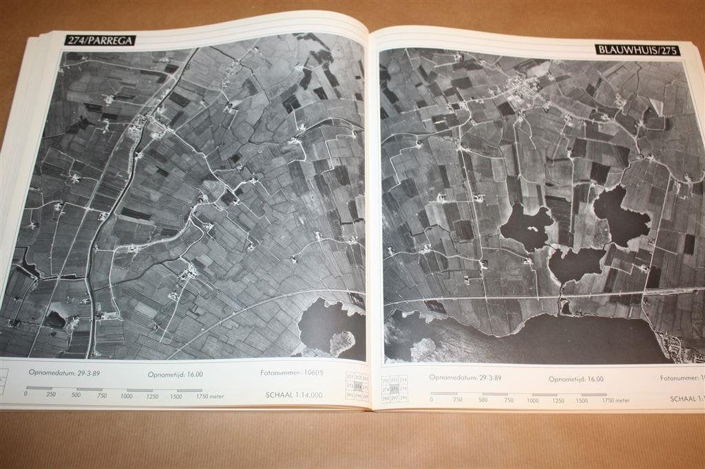 Foto-atlas Friesland [groot formaat], Boeken, Ophalen of Verzenden, Gelezen