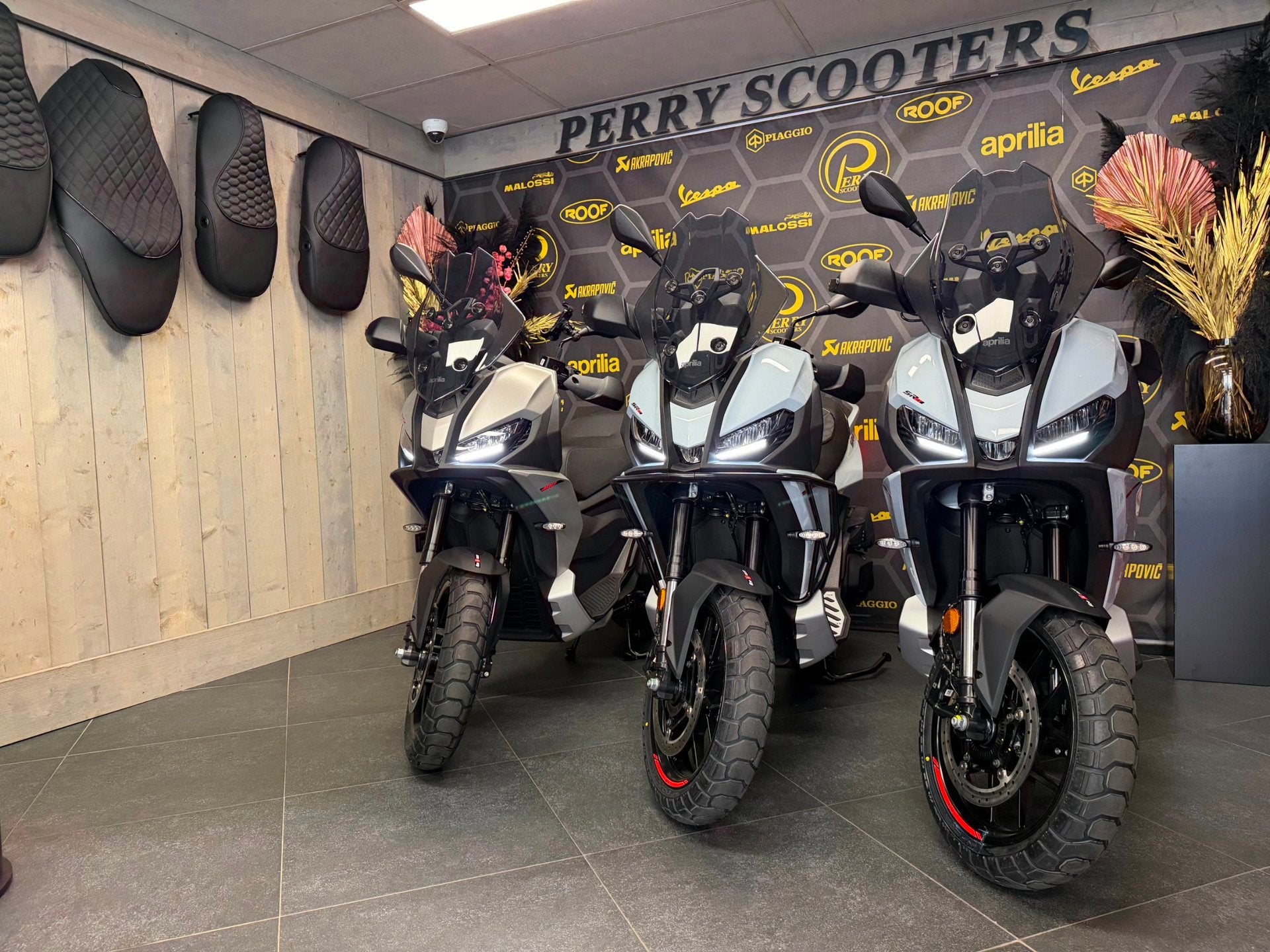 Aprilia SR GT 400 CC EURO+ 2026 SPECIAL BLACK & NARDO SPE |, Gedempte oude gracht 112
2011GW  Haarlem, NL, Aprilia, 174 cc, 12 t/m 35 kW