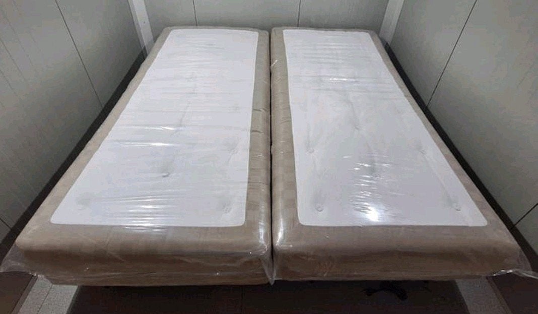 Hästens elektrische boxspring 220 x 210 inclusief topper, Ophalen, Zo goed als nieuw, Tweepersoons, 220 cm