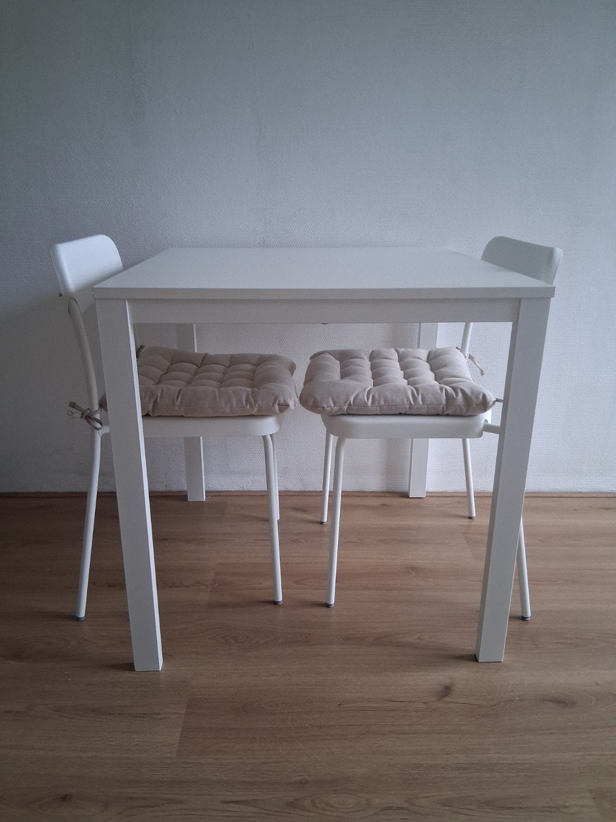 Ikea Vihals eettafel met 2 stoelen en Vippärt kussens, Ophalen, 50 tot 100 cm, Vierkant, Tot twee personen