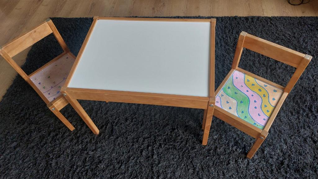 Ikea kinder tafel met 2 stoeltjes, Kinderen en Baby's, Kinderkamer | Tafels en Stoelen, Ophalen, Gebruikt, Tafel(s) en Stoel(en)
