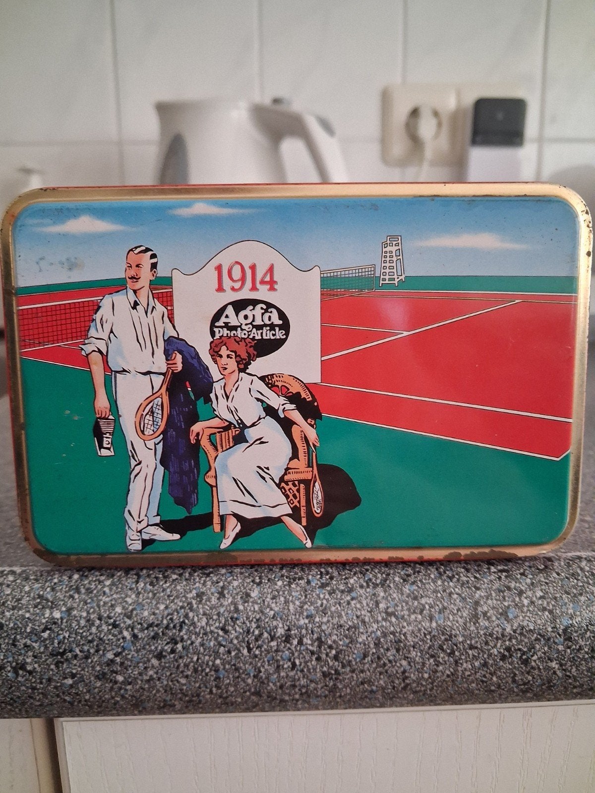 HEEL BIJZONDER AGFA BLIKJE 1914 AGFA MET TENNISBAAN-FOTO, Ophalen of Verzenden, Zo goed als nieuw, Overige, Overige merken